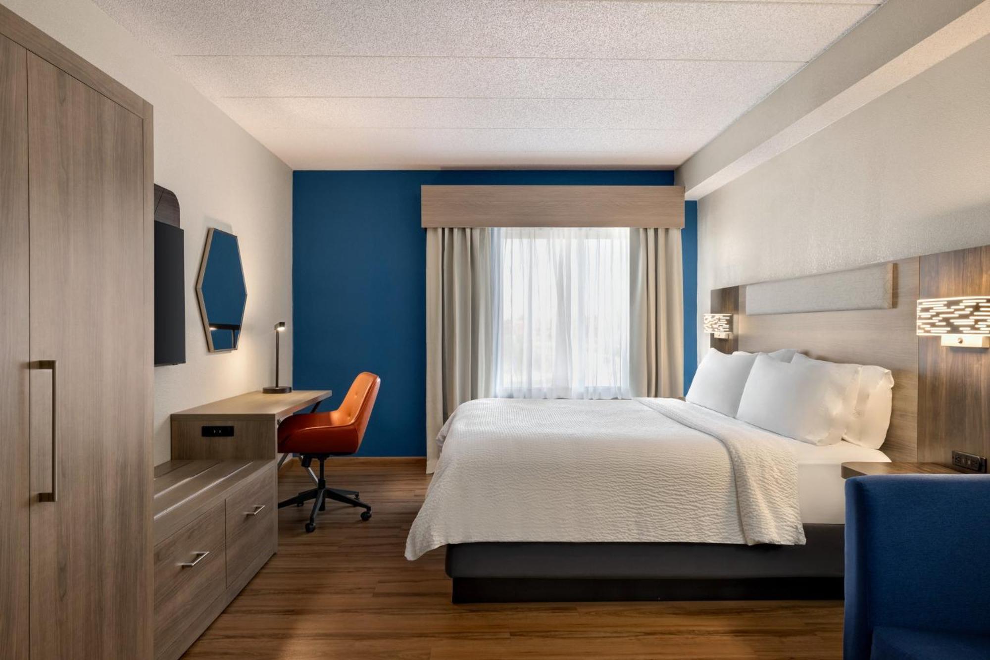 Standard King Room with Sofa Bed