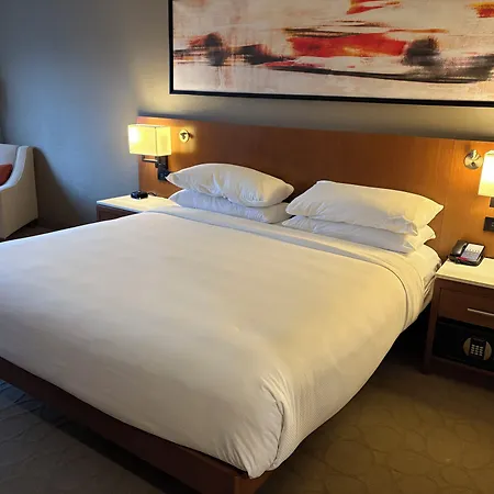 Delta Hotels By Marriott Indianapolis Airport-2